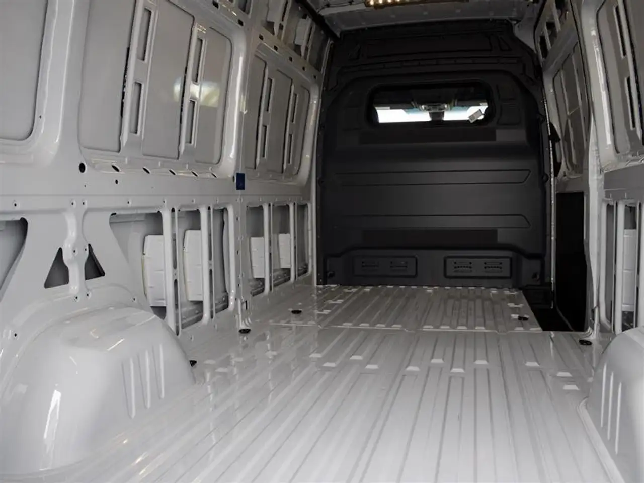 Mercedes-Benz Sprinter снимка Mercedes-Benz Sprinter