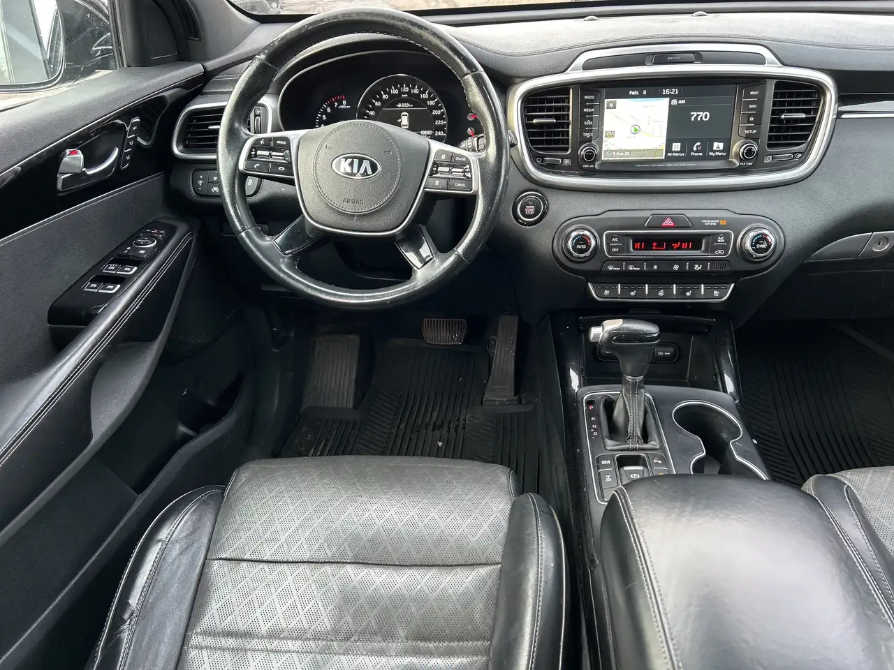 Kia Sorento photo Kia Sorento