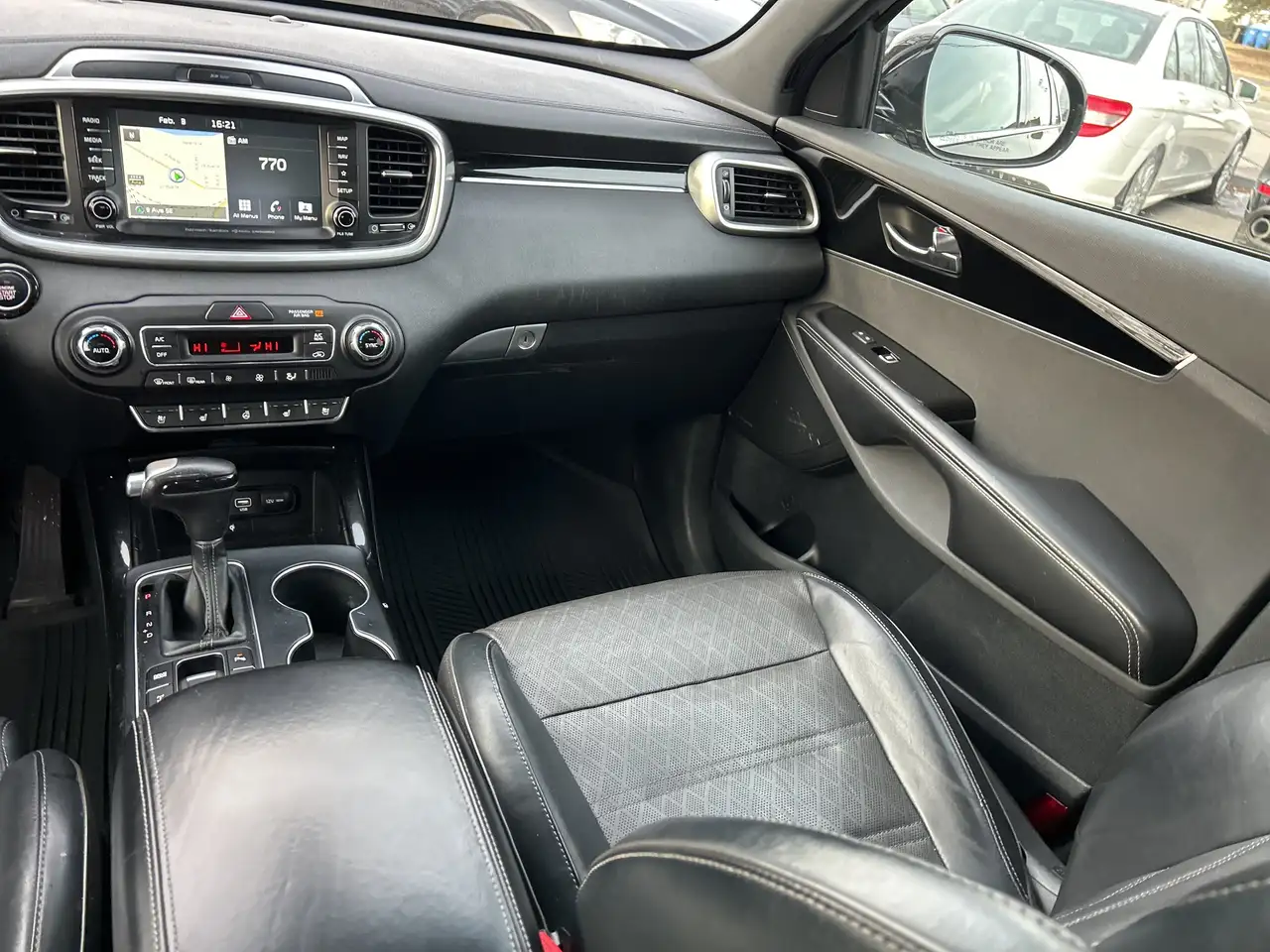 Kia Sorento photo Kia Sorento