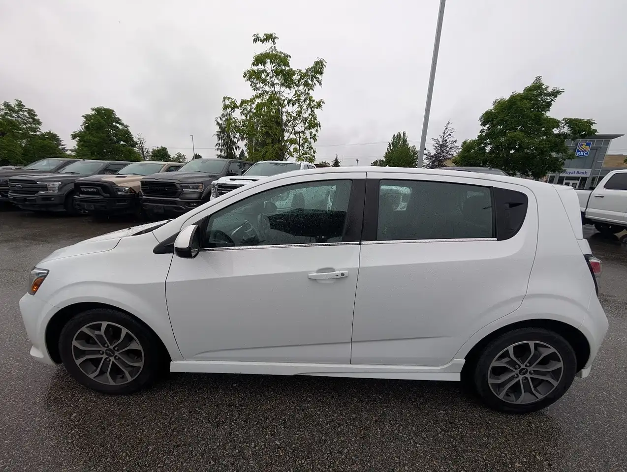 Chevrolet Sonic photo Chevrolet Sonic