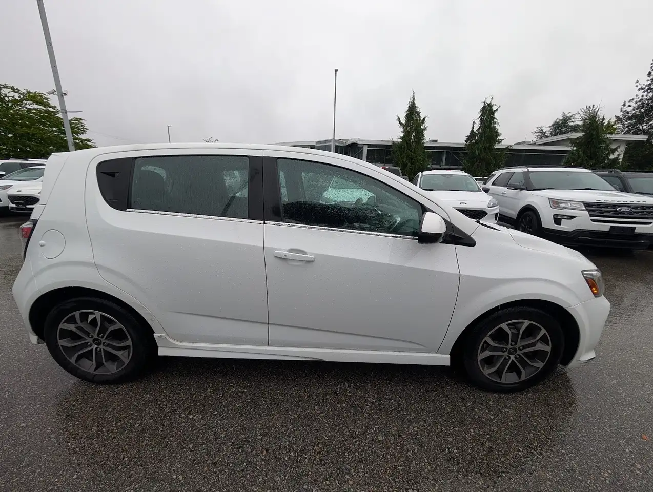 Chevrolet Sonic photo Chevrolet Sonic