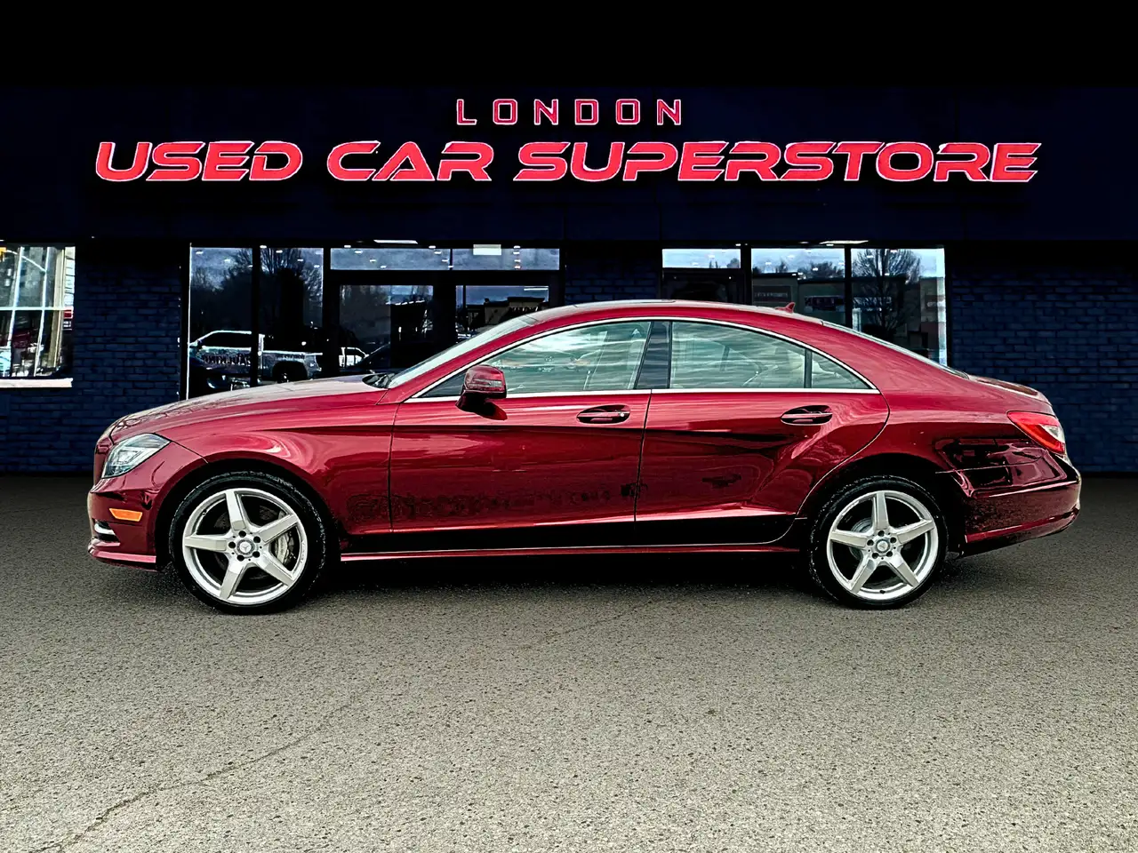 Mercedes-Benz CLS снимка Mercedes-Benz CLS