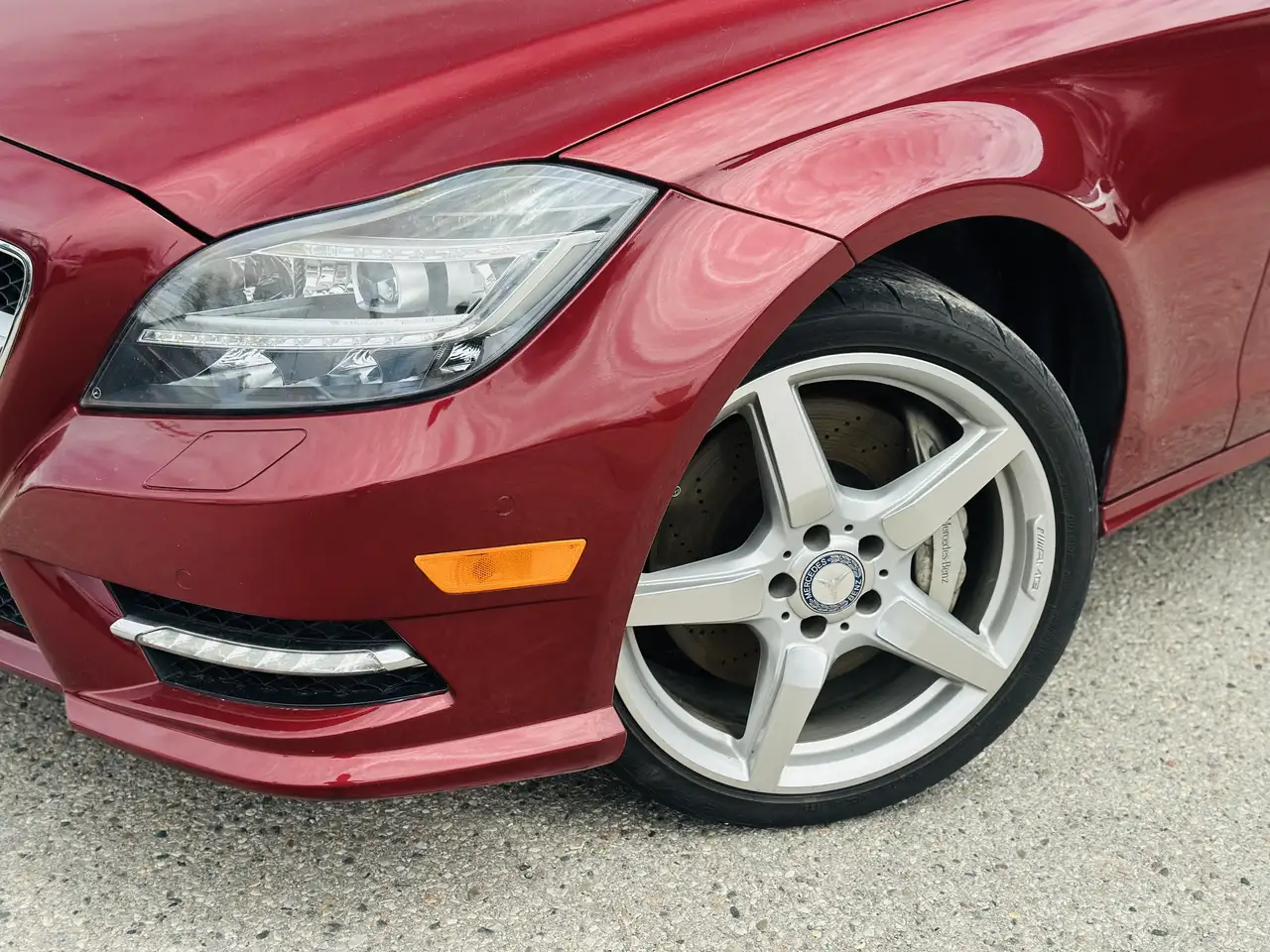 Mercedes-Benz CLS снимка Mercedes-Benz CLS