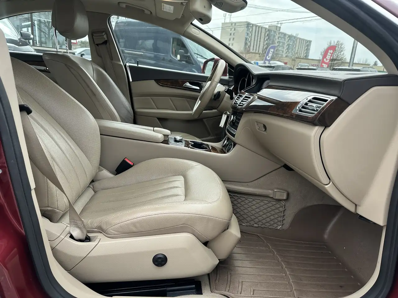 Mercedes-Benz CLS снимка Mercedes-Benz CLS