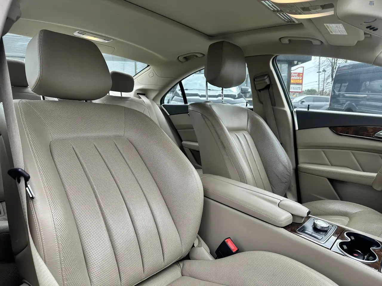 Mercedes-Benz CLS снимка Mercedes-Benz CLS