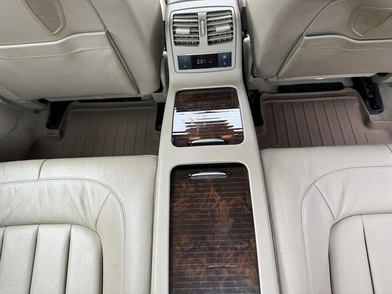 Mercedes-Benz CLS снимка Mercedes-Benz CLS