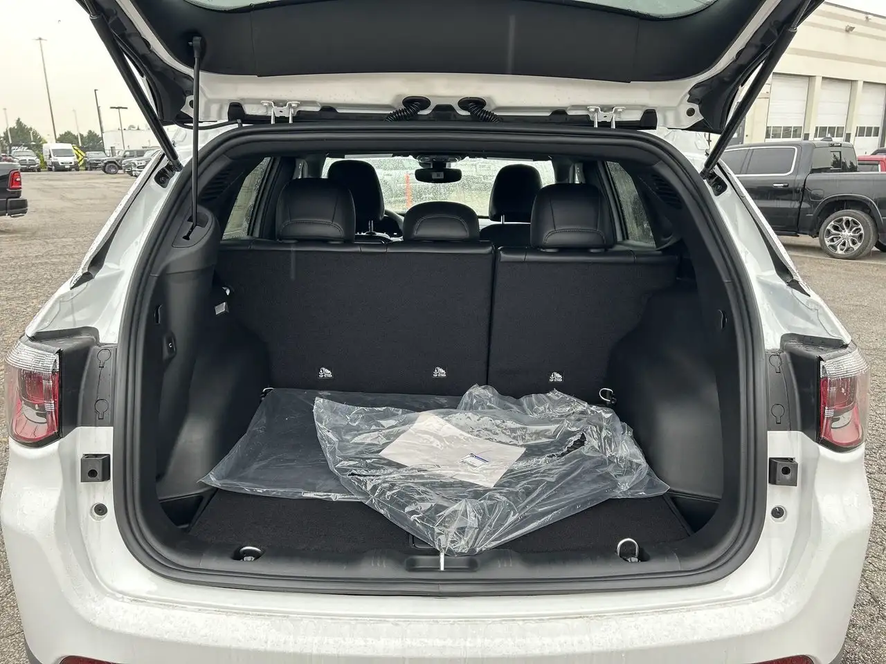 Jeep Compass photo Jeep Compass