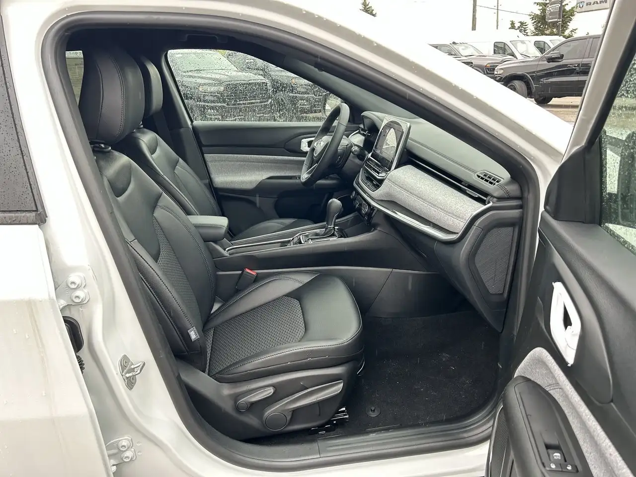 Jeep Compass photo Jeep Compass