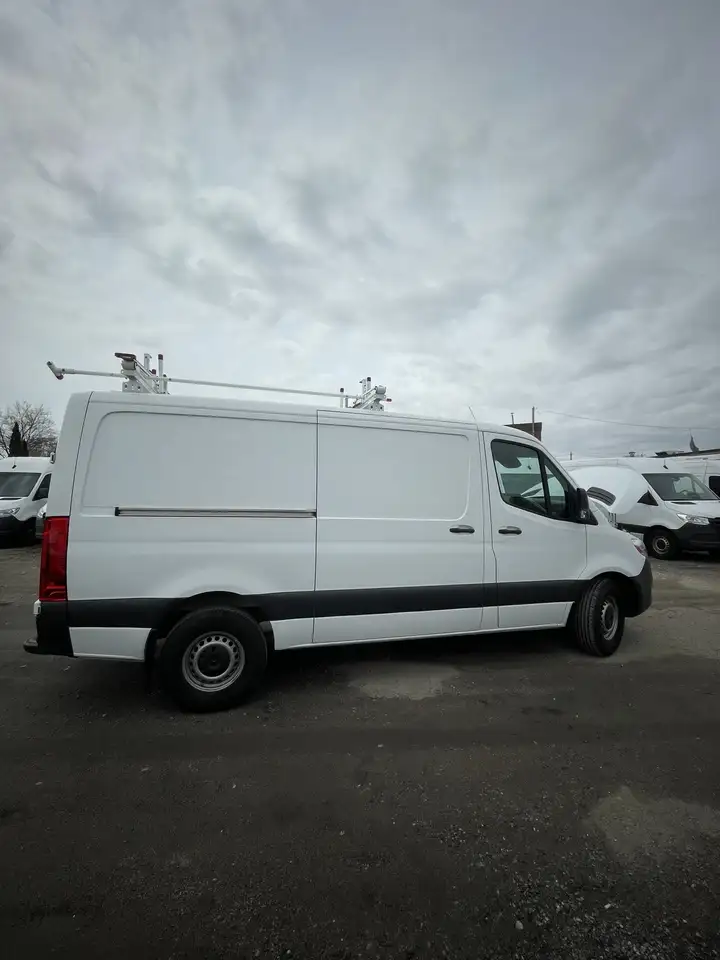 Mercedes-Benz Sprinter снимка Mercedes-Benz Sprinter