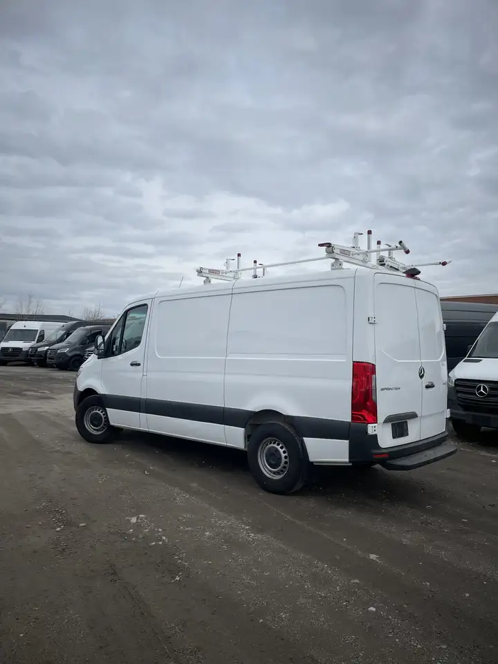 Mercedes-Benz Sprinter снимка Mercedes-Benz Sprinter