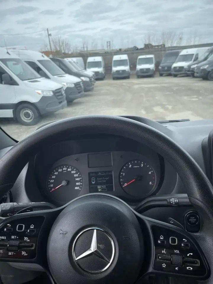 Mercedes-Benz Sprinter снимка Mercedes-Benz Sprinter