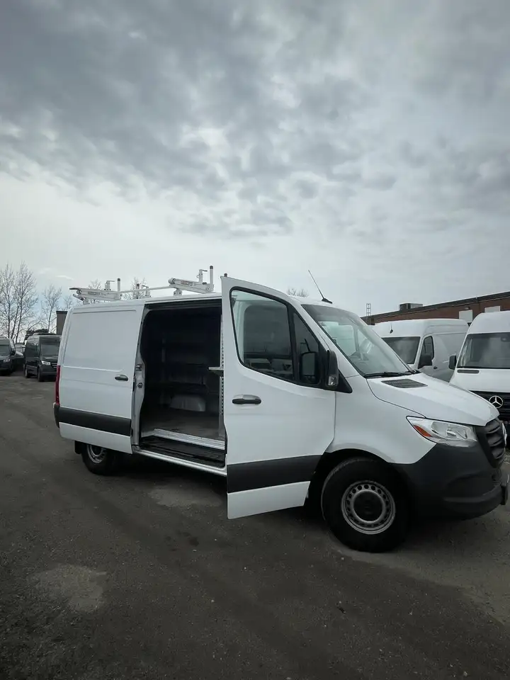 Mercedes-Benz Sprinter снимка Mercedes-Benz Sprinter