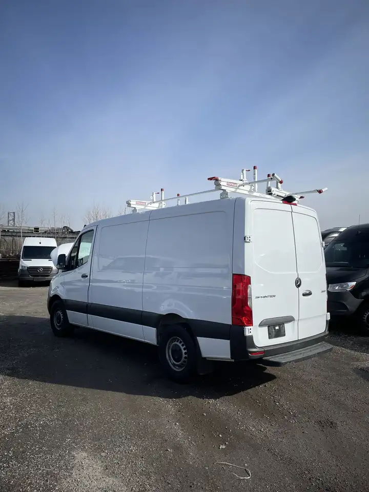 Mercedes-Benz Sprinter photo Mercedes-Benz Sprinter