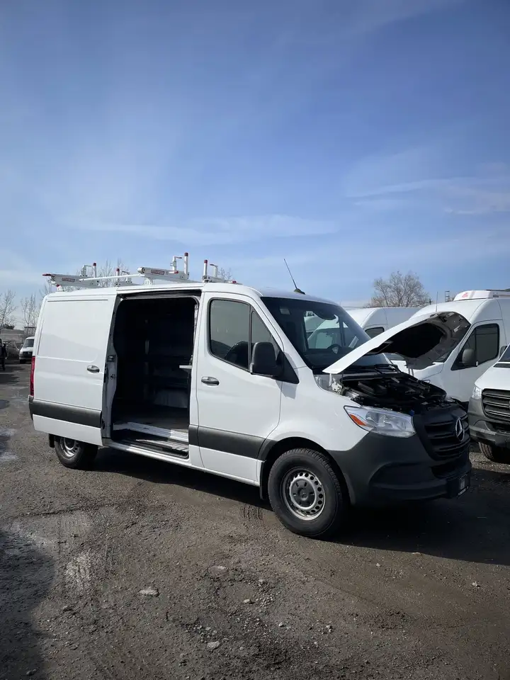 Mercedes-Benz Sprinter photo Mercedes-Benz Sprinter