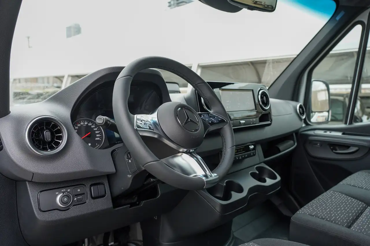 Mercedes-Benz Sprinter снимка Mercedes-Benz Sprinter
