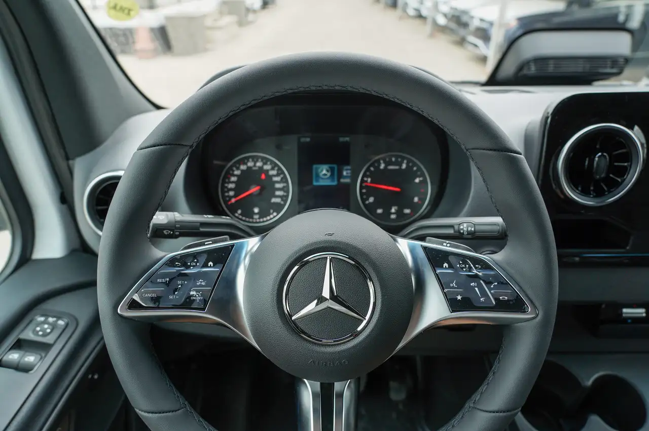 Mercedes-Benz Sprinter снимка Mercedes-Benz Sprinter