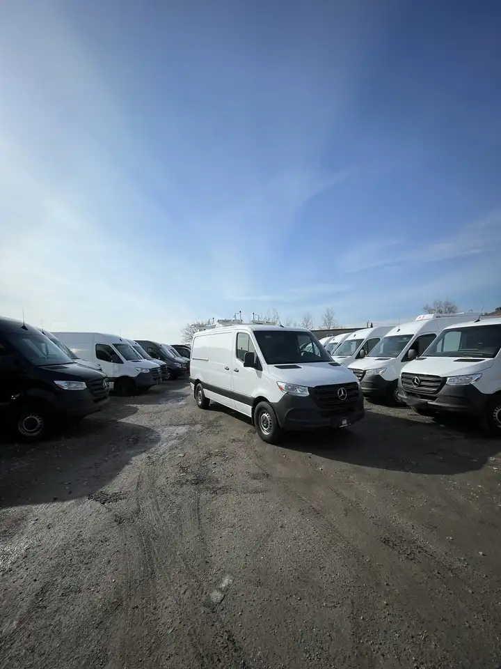 Mercedes-Benz Sprinter photo Mercedes-Benz Sprinter