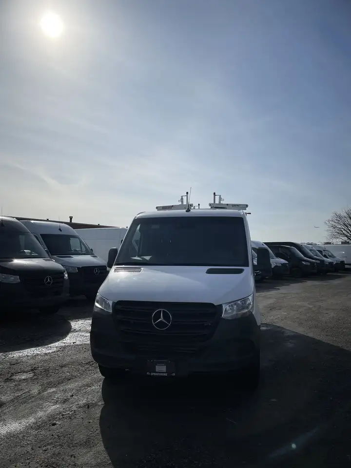 Mercedes-Benz Sprinter photo Mercedes-Benz Sprinter