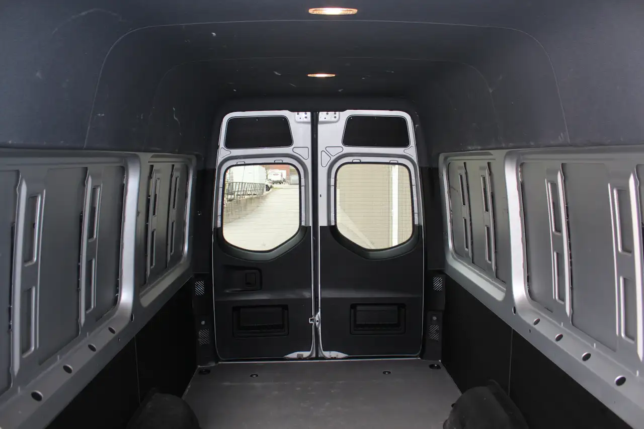 Mercedes-Benz Sprinter снимка Mercedes-Benz Sprinter