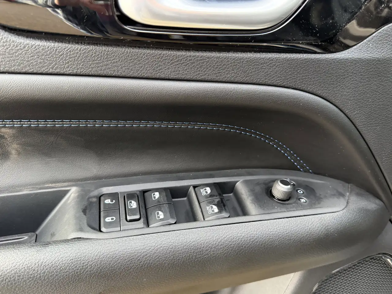 Jeep Compass photo Jeep Compass