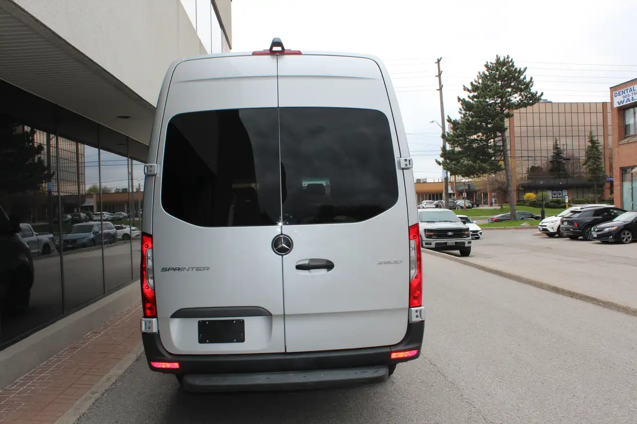 Mercedes-Benz Sprinter снимка Mercedes-Benz Sprinter