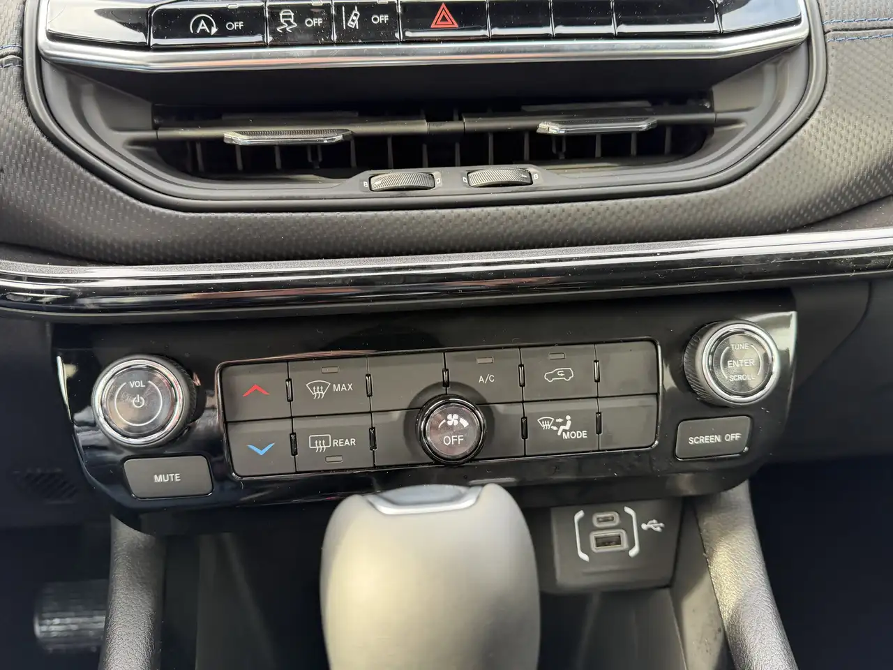 Jeep Compass photo Jeep Compass