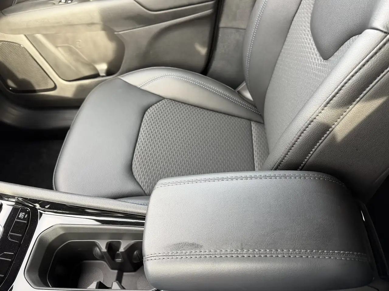 Jeep Compass photo Jeep Compass