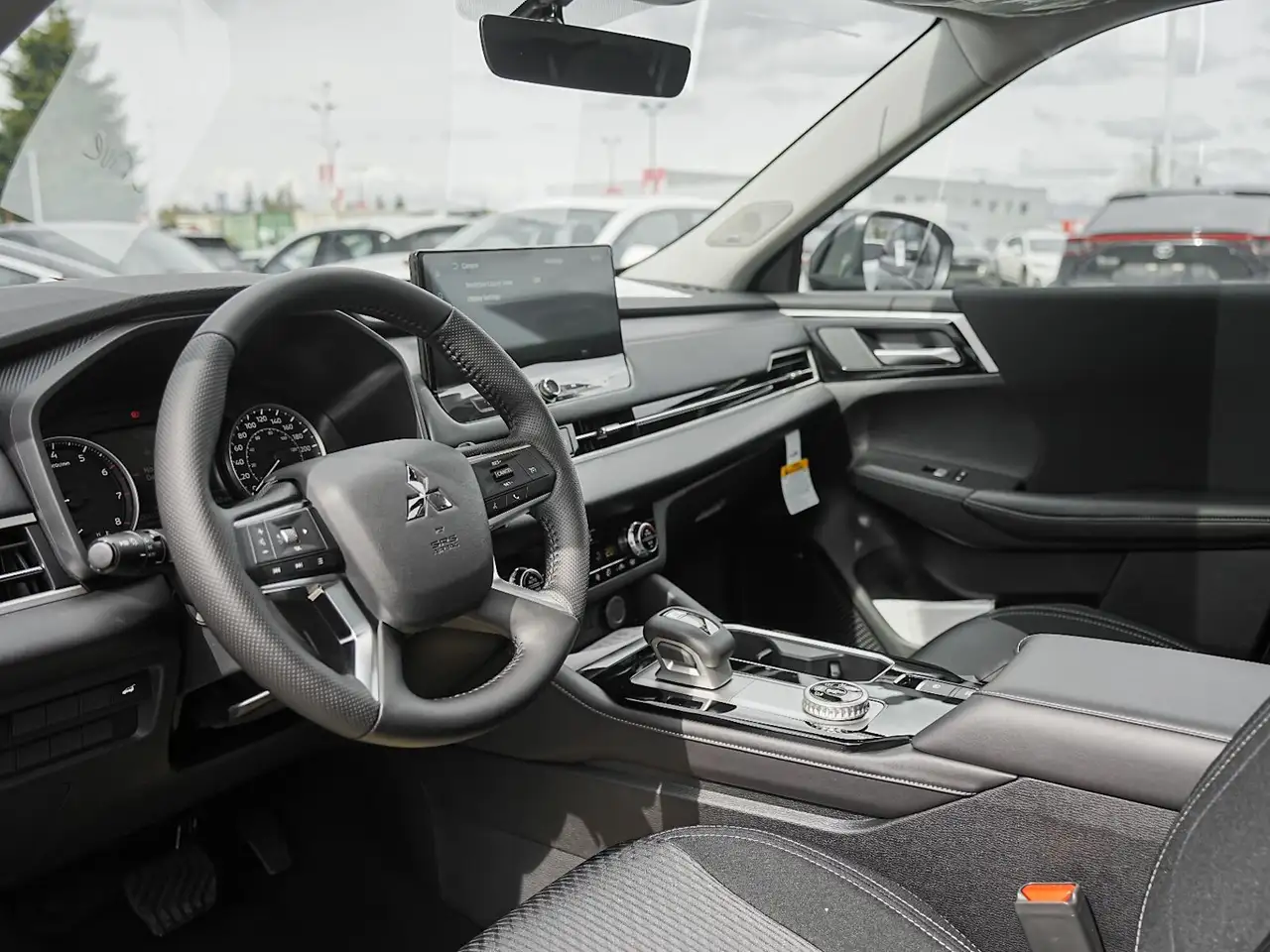 Mitsubishi Outlander photo Mitsubishi Outlander