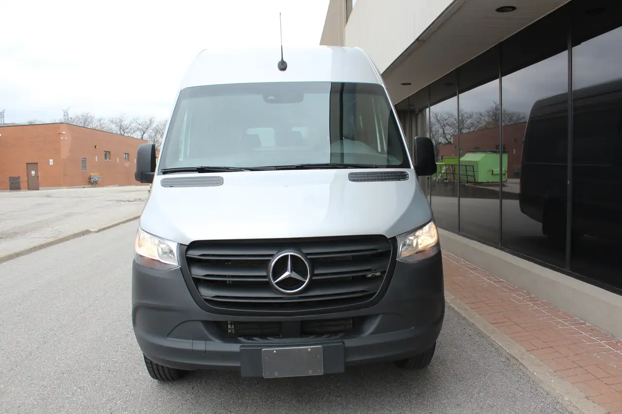 Mercedes-Benz Sprinter снимка Mercedes-Benz Sprinter