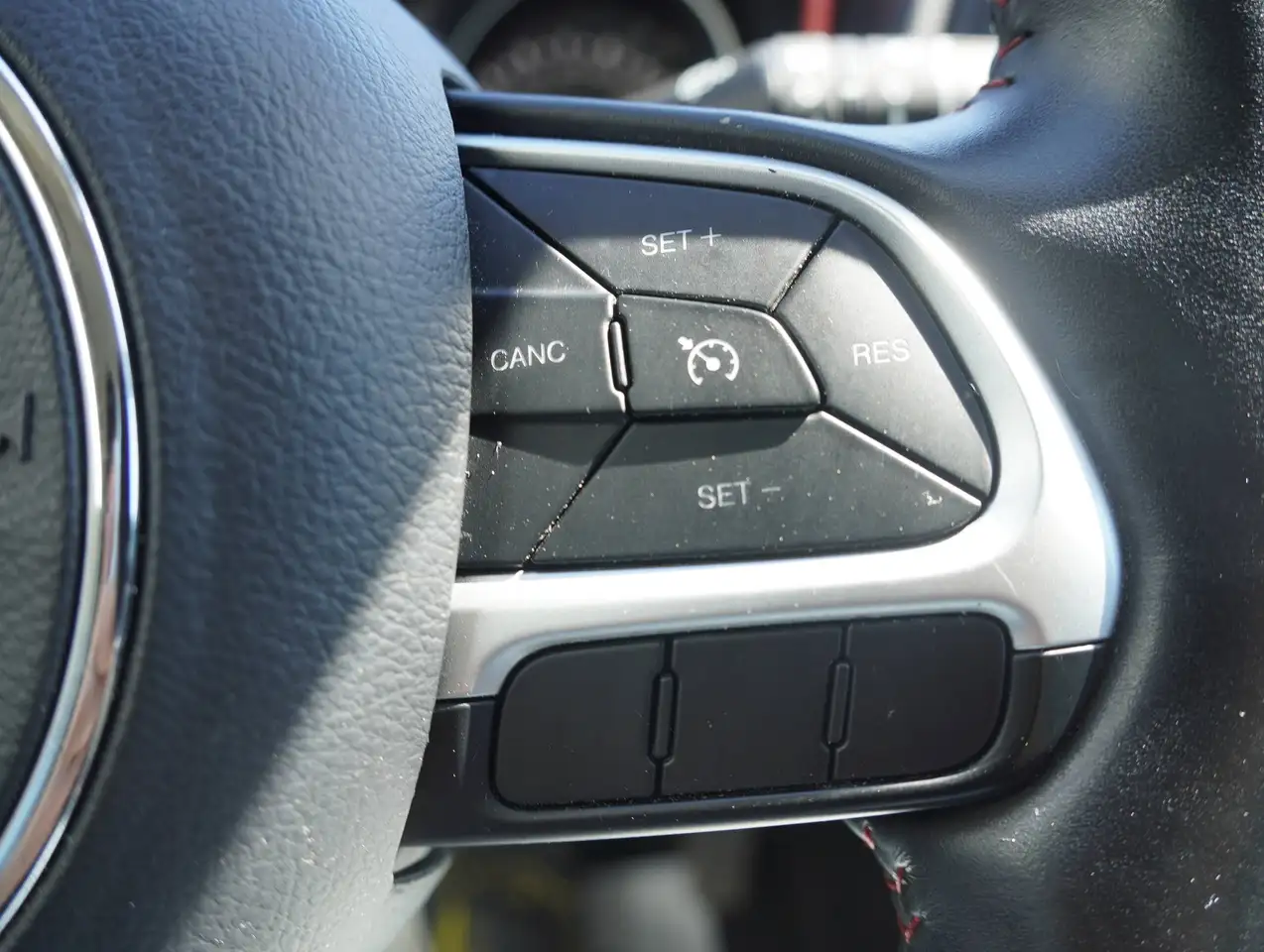 Jeep Compass photo Jeep Compass