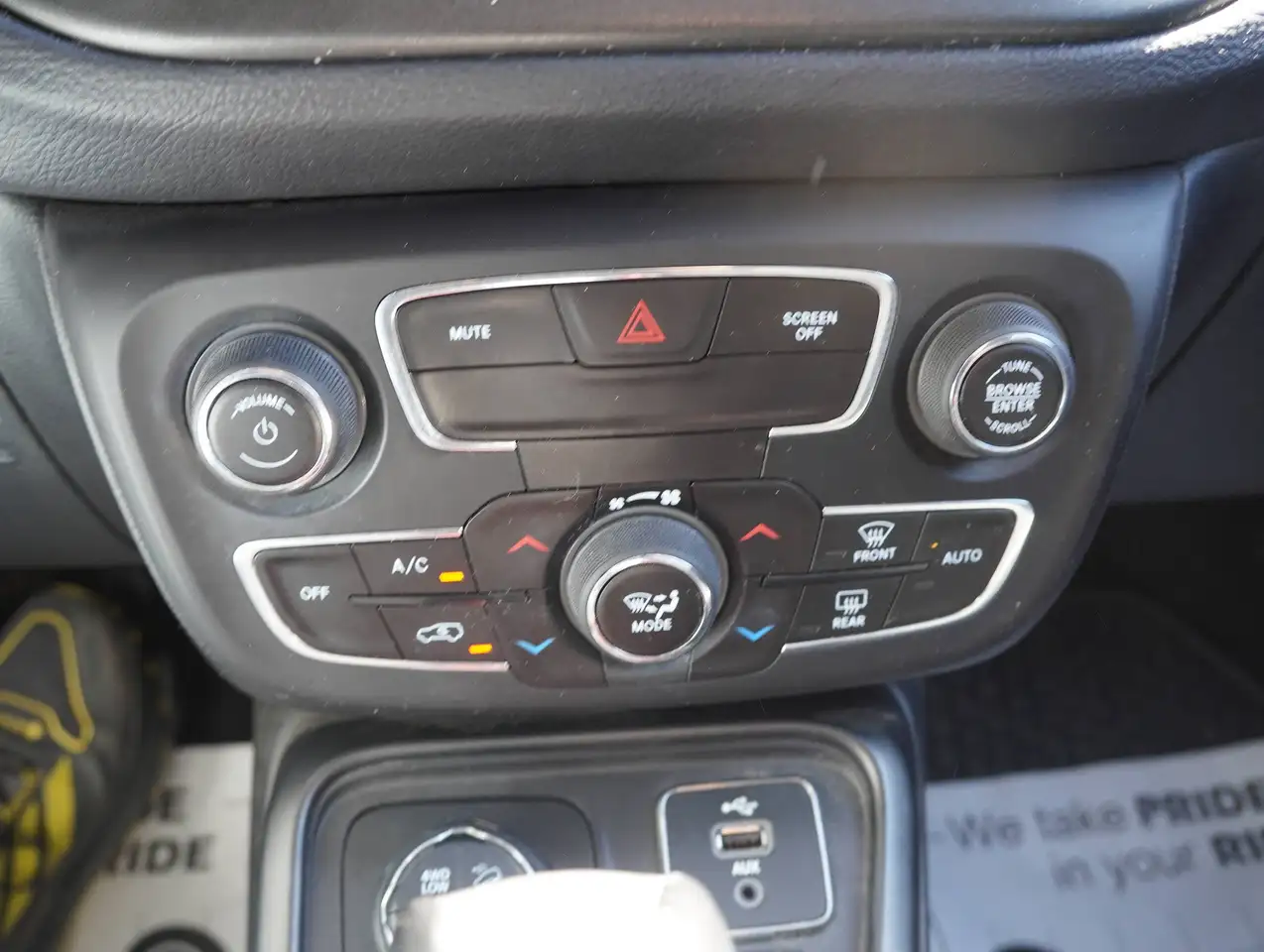 Jeep Compass photo Jeep Compass