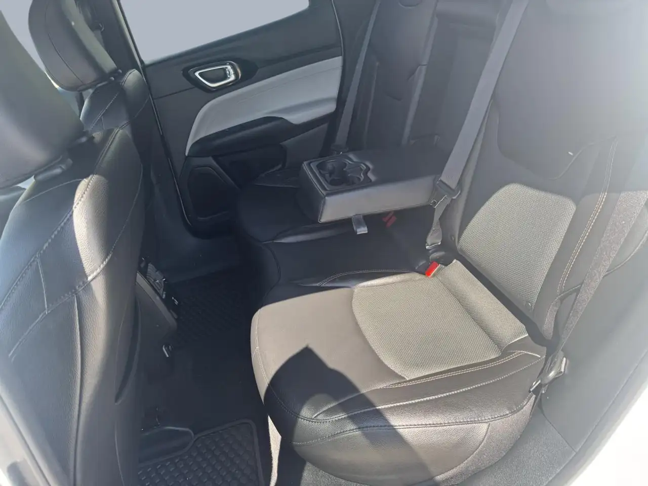 Jeep Compass photo Jeep Compass