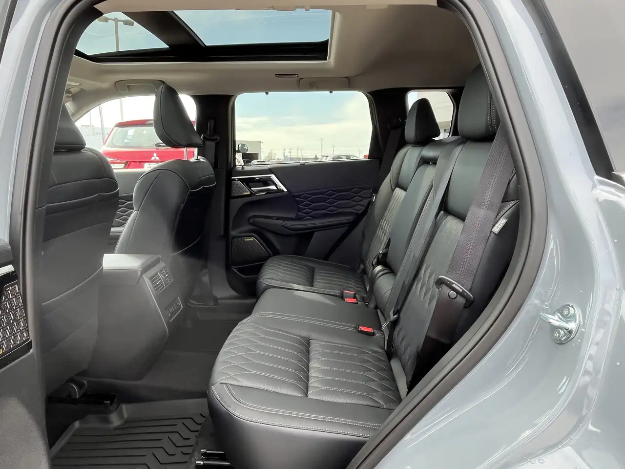Mitsubishi Outlander снимка Mitsubishi Outlander
