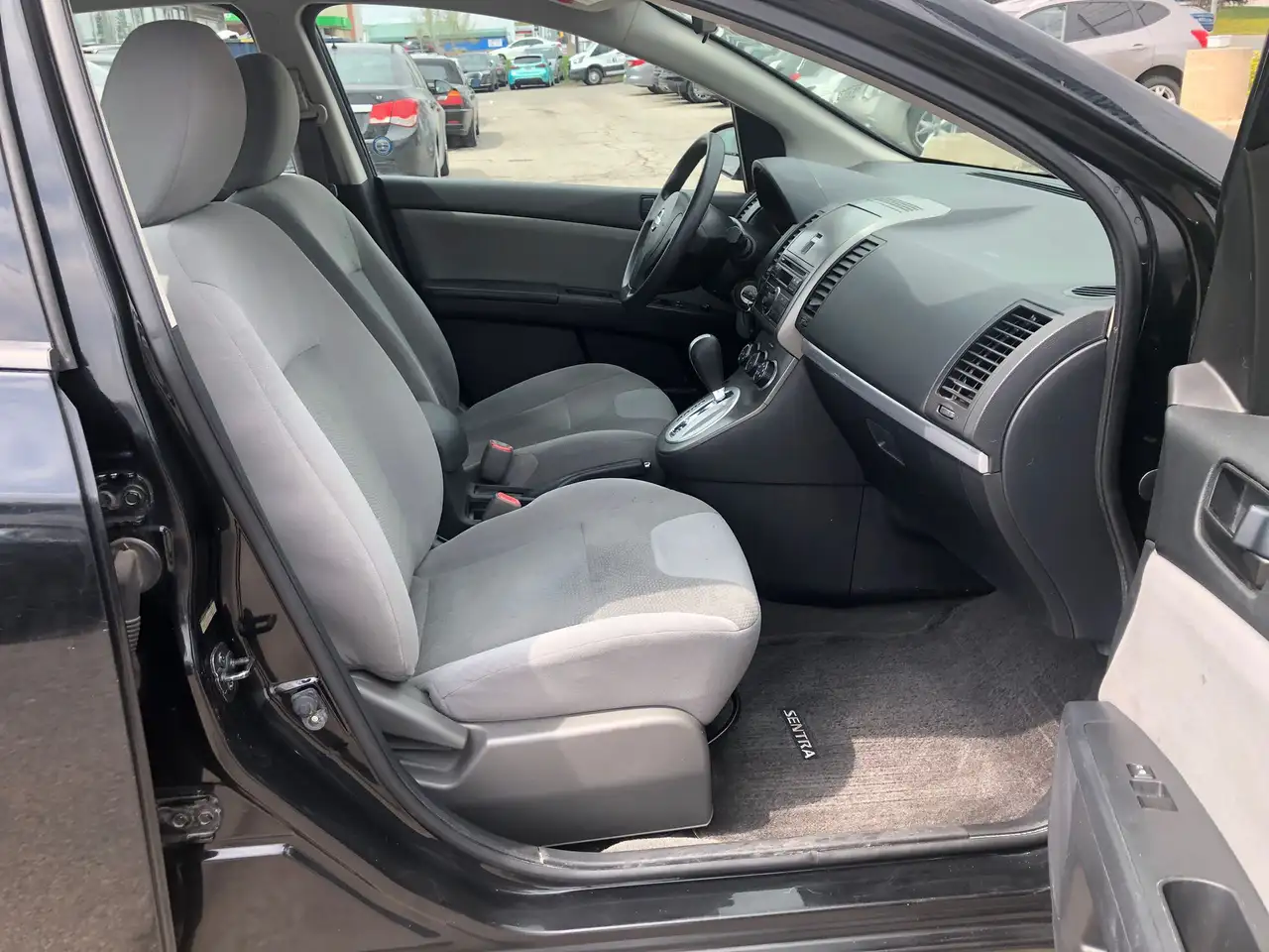 Nissan Sentra photo Nissan Sentra