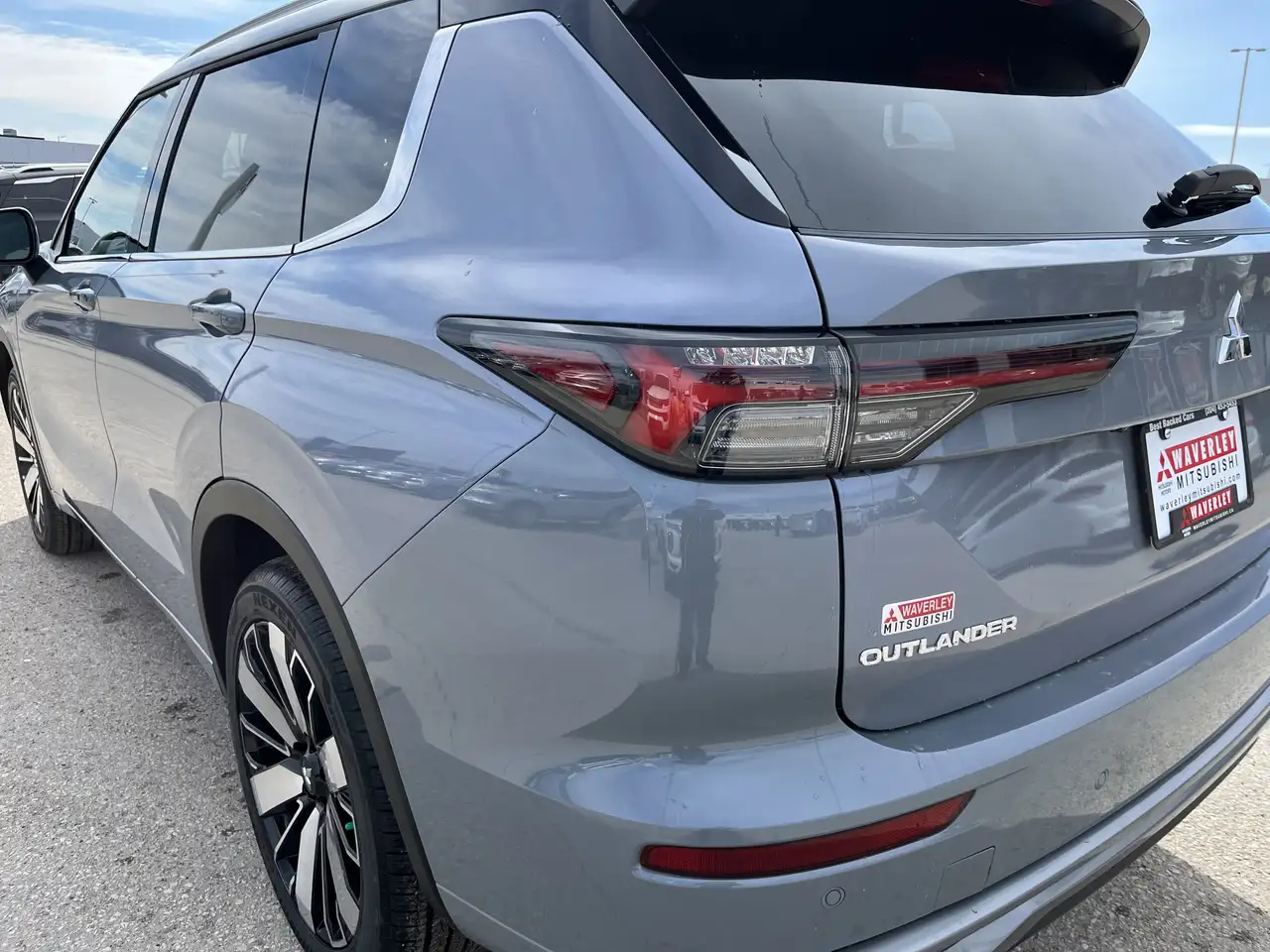 Mitsubishi Outlander снимка Mitsubishi Outlander