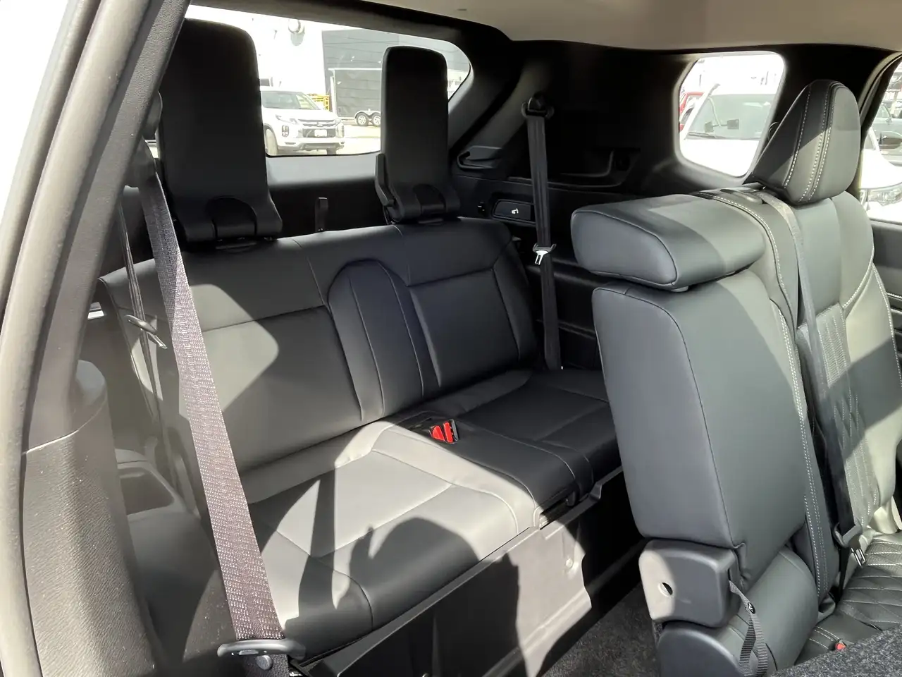 Mitsubishi Outlander снимка Mitsubishi Outlander