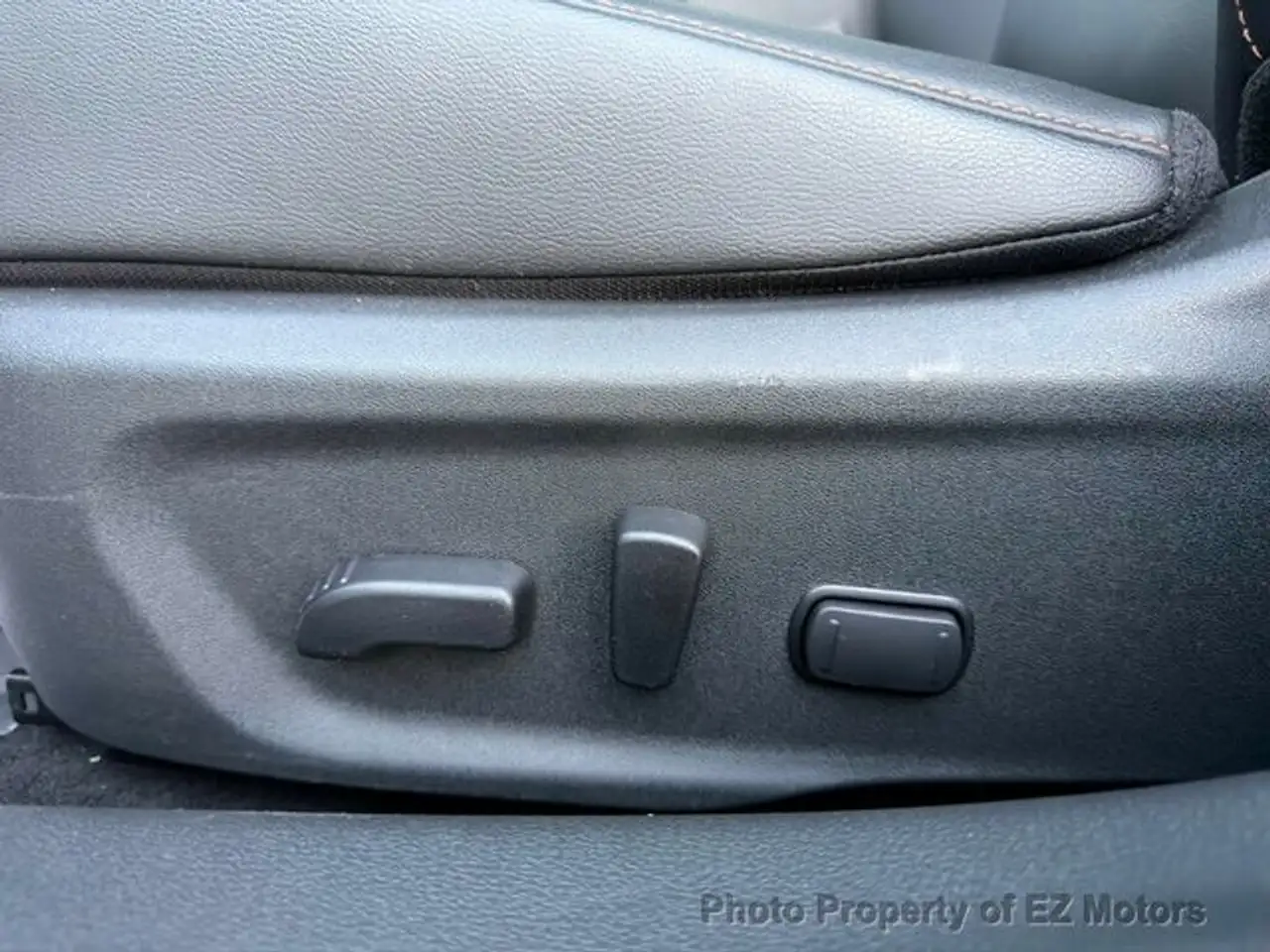 Nissan Sentra fotografie Nissan Sentra