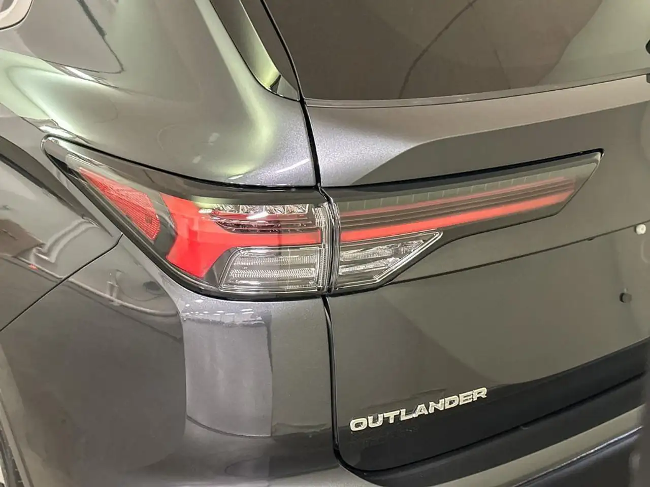 Mitsubishi Outlander снимка Mitsubishi Outlander