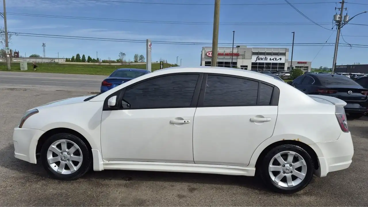 Nissan Sentra снимка Nissan Sentra