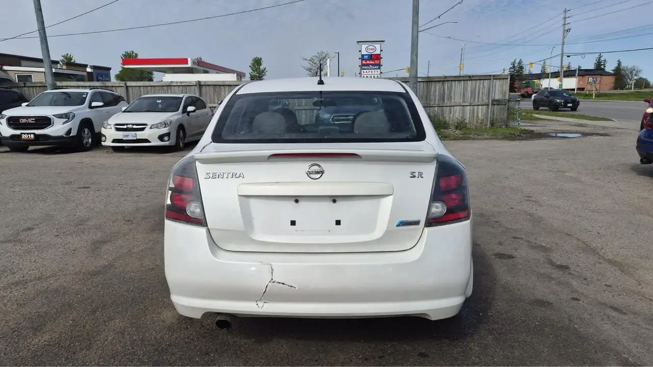 Nissan Sentra снимка Nissan Sentra