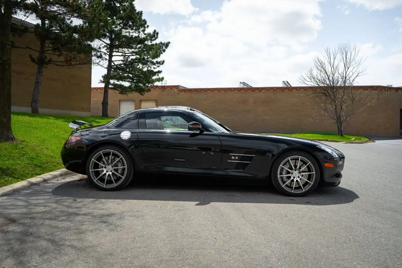 Mercedes-Benz SLS снимка Mercedes-Benz SLS