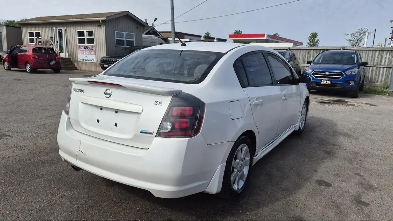 Nissan Sentra снимка Nissan Sentra