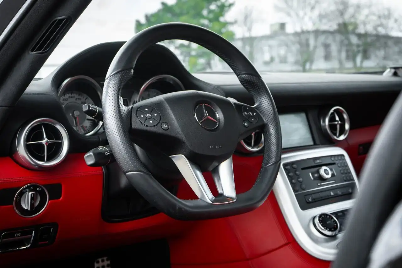 Mercedes-Benz SLS снимка Mercedes-Benz SLS