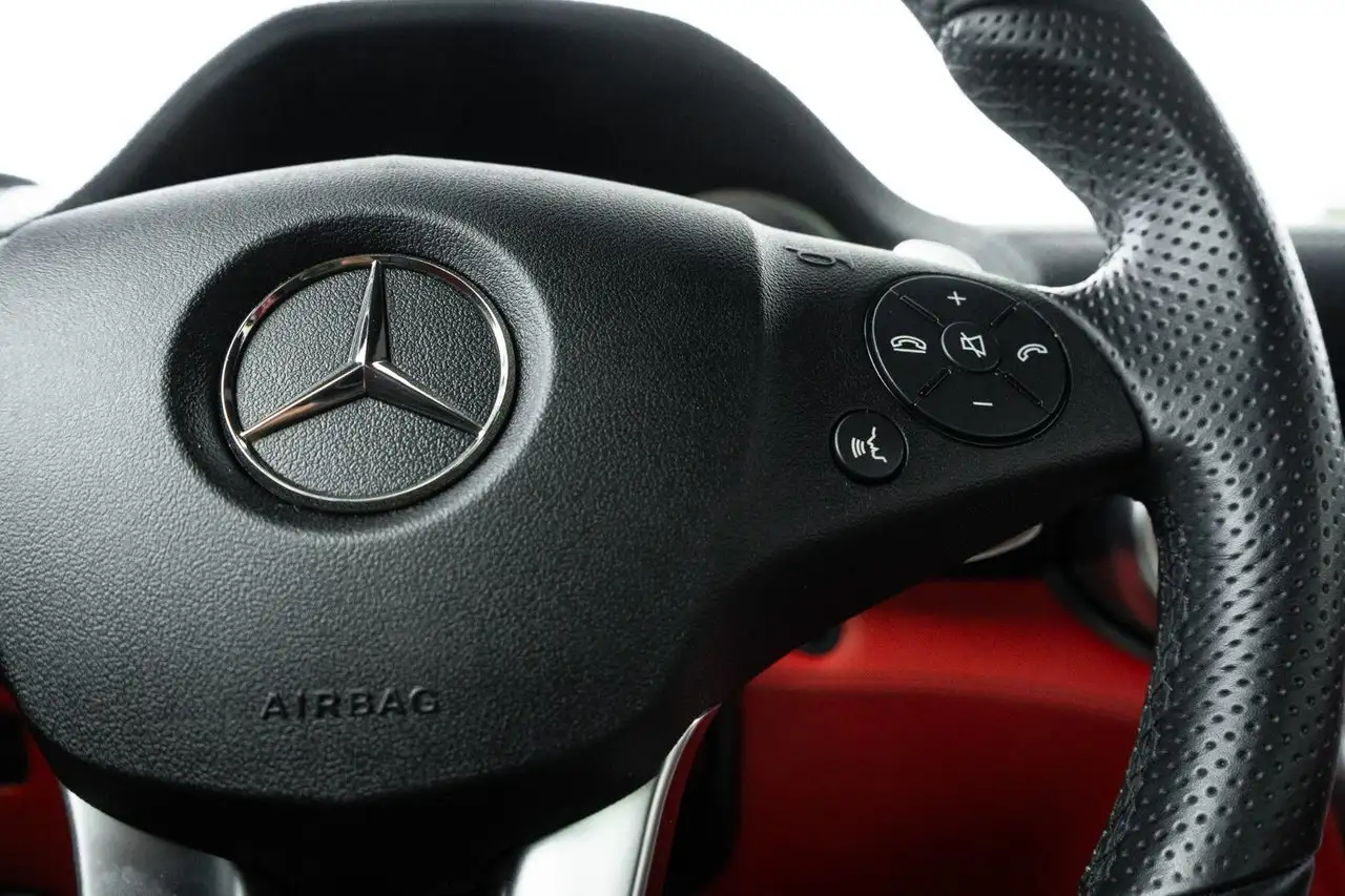 Mercedes-Benz SLS снимка Mercedes-Benz SLS