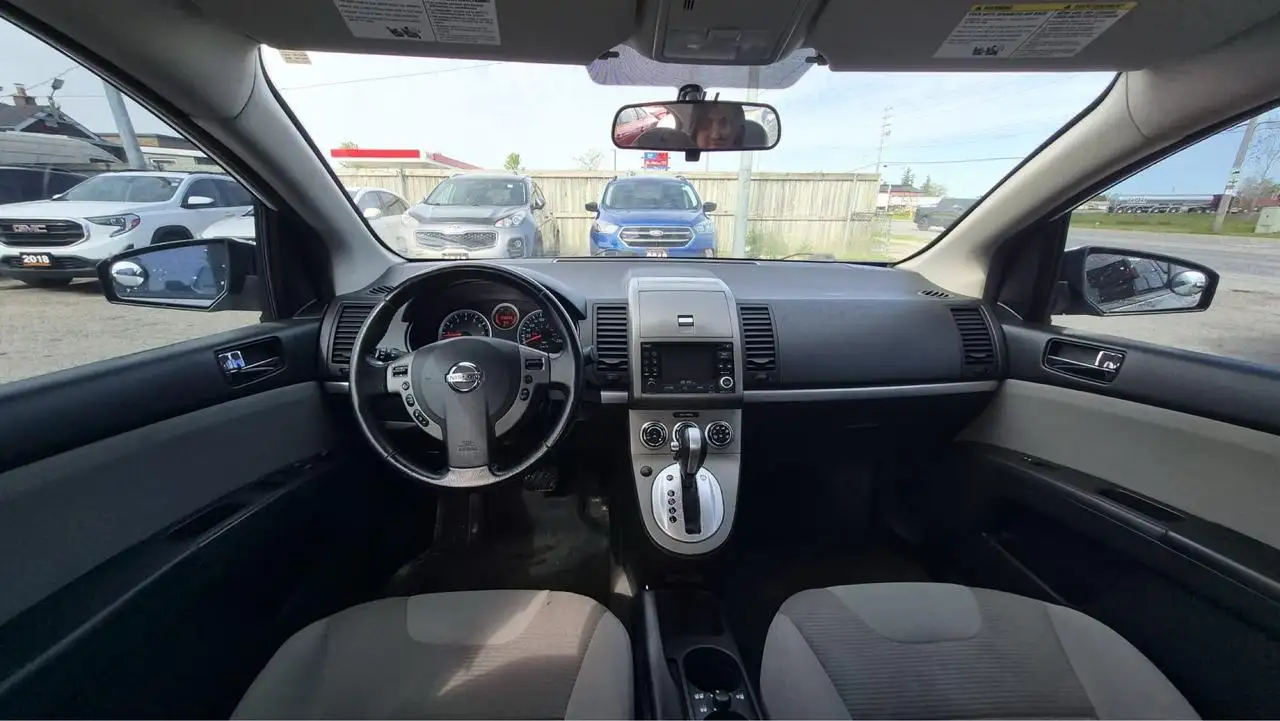 Nissan Sentra снимка Nissan Sentra