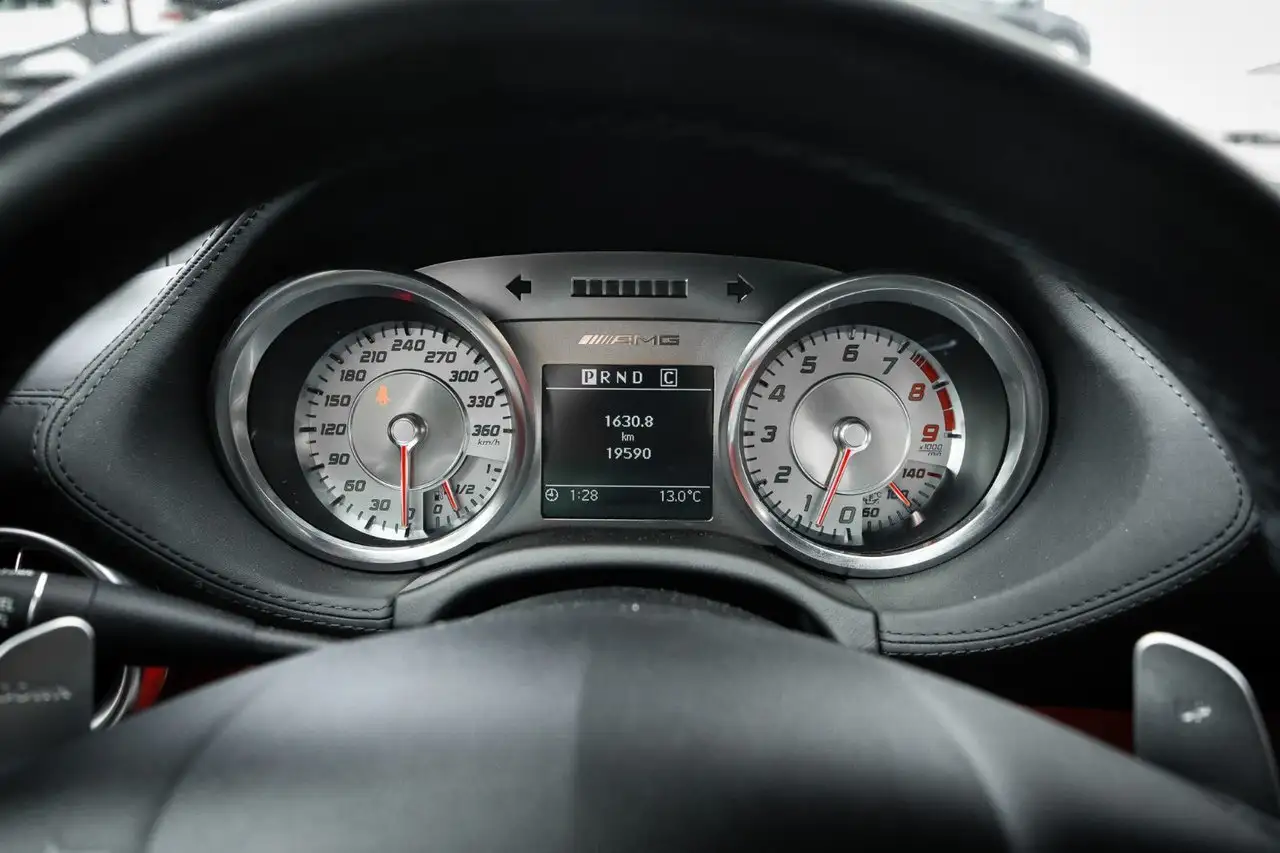 Mercedes-Benz SLS снимка Mercedes-Benz SLS