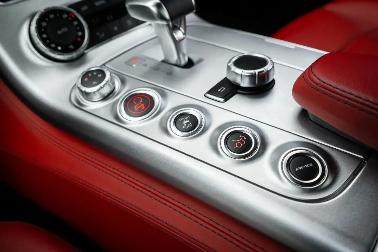 Mercedes-Benz SLS снимка Mercedes-Benz SLS