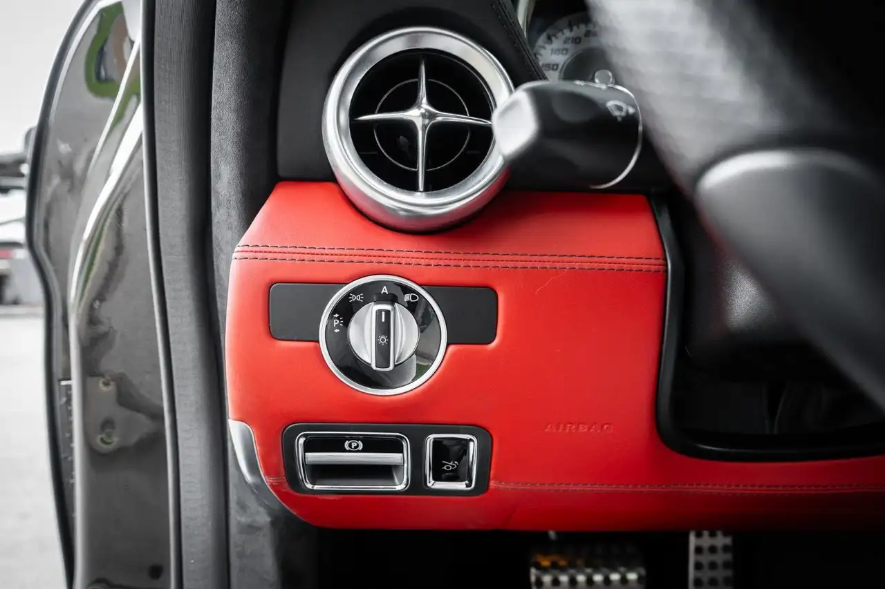 Mercedes-Benz SLS снимка Mercedes-Benz SLS
