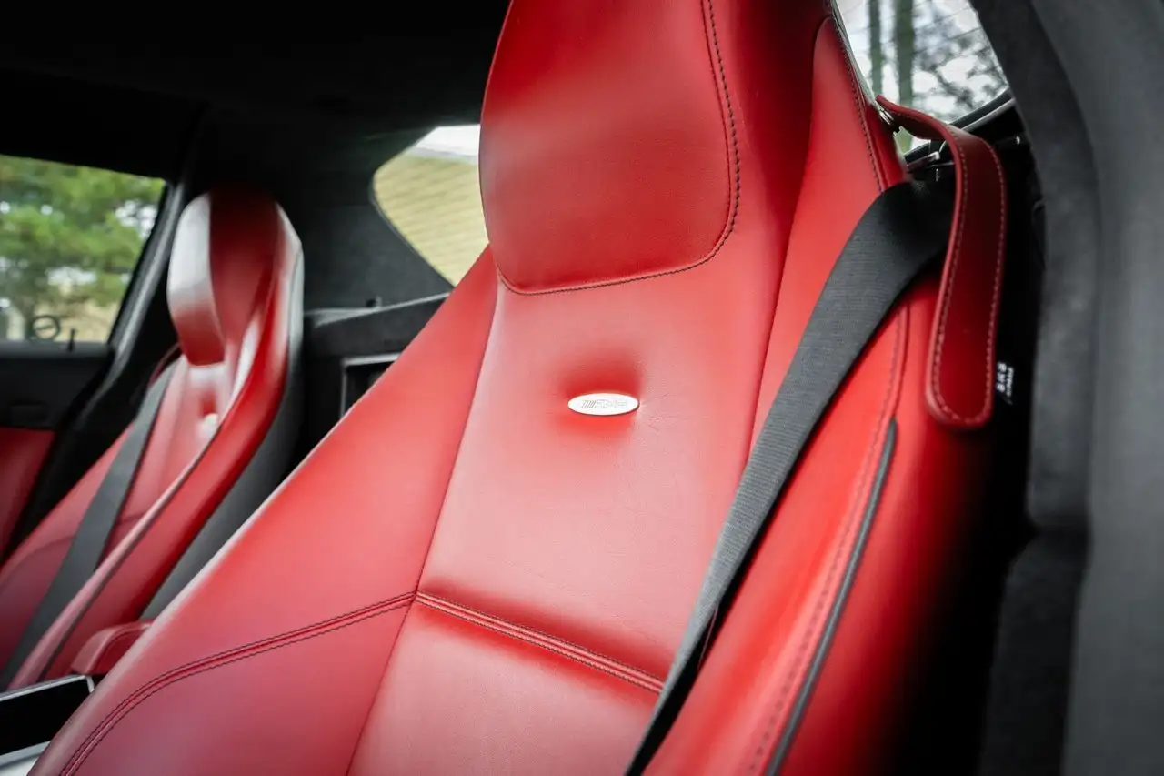 Mercedes-Benz SLS снимка Mercedes-Benz SLS