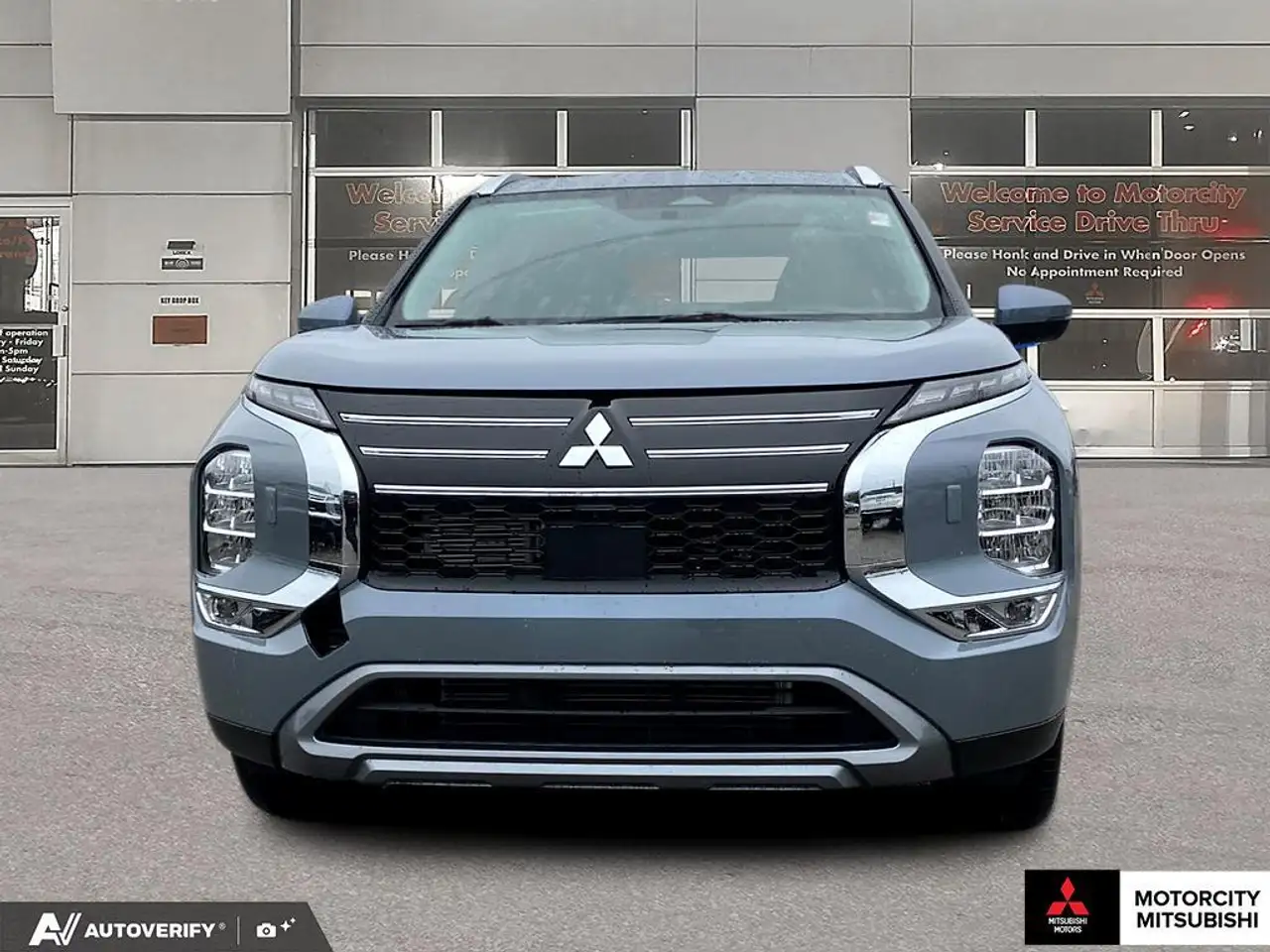 Mitsubishi Outlander снимка Mitsubishi Outlander